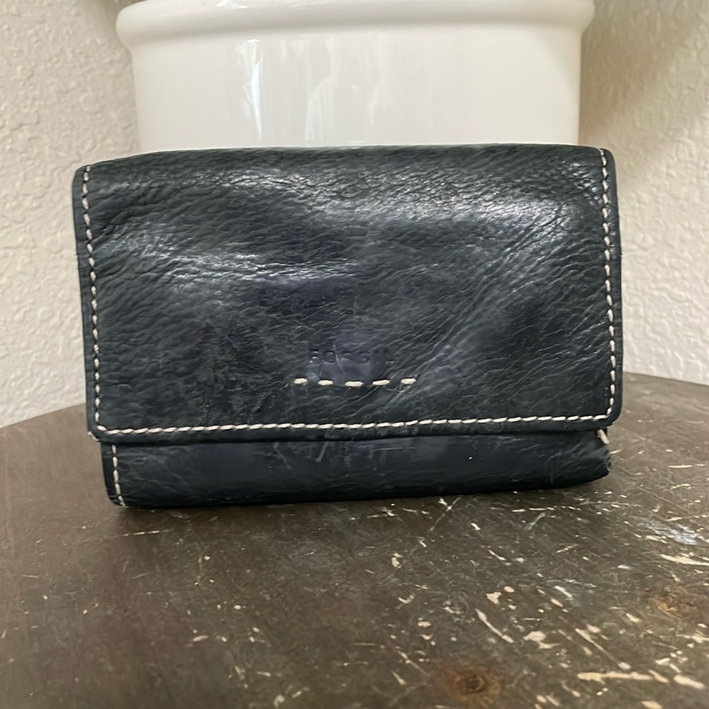 Fossil Black Leather Trifold Wallet with Contrast Stitching